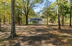 77 Church Dr, LAUREL, MS 39443