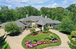 735 Hardwick Drive, Aurora, OH 44202