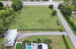 16430 E Downers Drive E, Loxahatchee, FL 33470