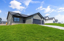 1904 E Clinton Place, Indianola, IA 50125