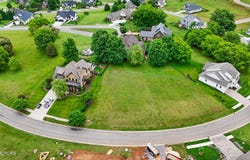2532 Persimmon, Loudon, TN 37774