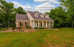 205 Blackhawk Drive, Carbondale, IL 62901
