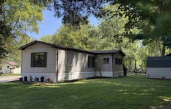 2876 N 175 E, Winamac, IN 46996