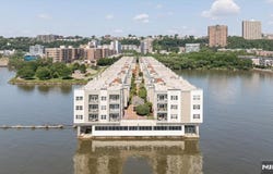 106 The Promenade, Edgewater, NJ 07020