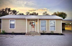 106 S Park Avenue, Gustine, TX 76455