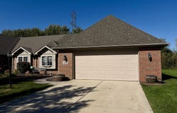 6870 Avocet Circle, Hobart, IN 46342