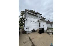 618 W 13th St, Sioux Falls, SD 57104-4321