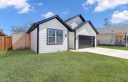 1323 S Montgomery, Sherman, TX 75090