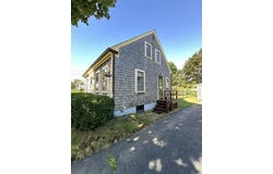 12 Stevens Street, Hyannis, MA 02601