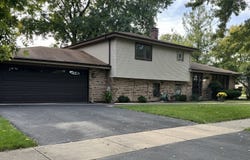 13004 S Blossom Drive, Alsip, IL 60803