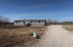 146 Frio Estates Dr, Moore, TX 78057