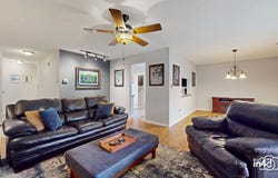 12 Algonquin Trail, Indian Head Park, IL 60525