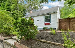 34 Solitaire Road, Rocky Point, NY 11778