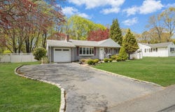 34 Oxbow Road, Patchogue, NY 11772