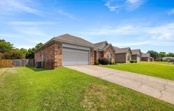 16 Blueberry Lane, Cabot, AR 72023