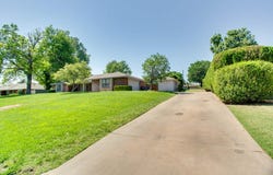 2814 Edgewood Dr, Enid, OK 73703