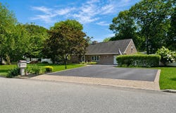 4 Halfcircle Drive, Holbrook, NY 11741