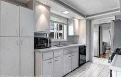 1095 Carlisle Highway, Charlotte, MI 48813