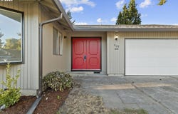 509 E PINEHURST Dr, Newberg, OR 97132