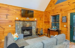 100 Candlemaker Trail, Maggie Valley, NC 28751