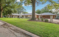 222 Pine Drive, Manhattan, KS 66502