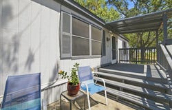 207 River Ln, La Vernia, TX 78121