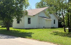 902 Thompson, Jacksboro, TX 76458