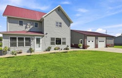 405 1st E Avenue, Farley, IA 52046