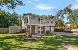 425 Pakey Road, Springfield, IL 62712