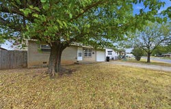 2117 Queensbury Road, Moore, OK 73160