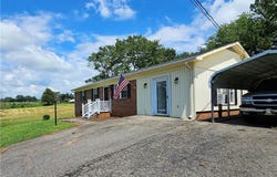 118 Pickshin Avenue, Dobson, NC 27017