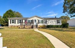 300 Arrlington Bend, Byron, GA 31008