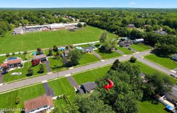 41 Kipling Way, Manalapan, NJ 07726