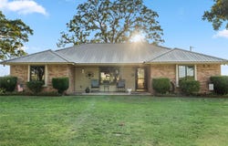 330 Farm Road 900 S, Saltillo, TX 75478