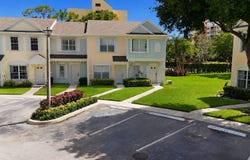 21 Simonton Cir, Weston, FL 33326