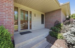 3300 SE Meadowview DR, Topeka, KS 66605