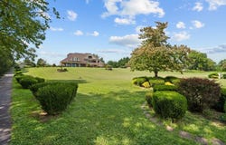 16 River St, Gallipolis, OH 45631
