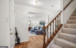 9357 CHESTNUT KNOLLS DR, FAIRFAX, VA 22032