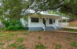 1400 Lazy Creek Ln, Blanco, TX 78606