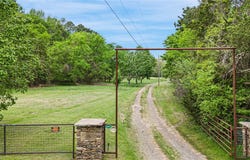 907 Smoke Tree Road, Dover, AR 72837