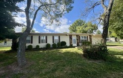 2862 N Pierce Avenue, Springfield, MO 65803