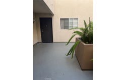 5500 Owensmouth, Woodland Hills, CA 91367