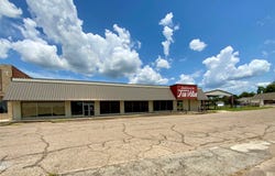 405 E Commerce Street, Mexia, TX 76667