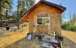 132 Horseshoe Loop, Hayfork, CA 96041