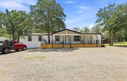485 Bridgestone Ct, Lockhart, TX 78644