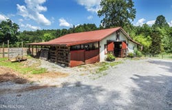 598 Griffith Branch Rd, Madisonville, TN 37354