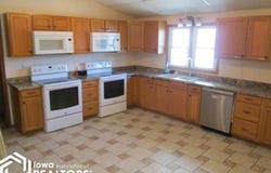 339 N Grand Street, Chariton, IA 50049