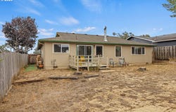 2060 HAYES St, NorthBend, OR 97459