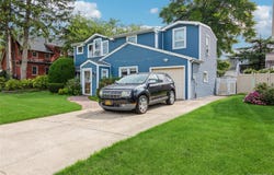 1423 Sturl Avenue, Hewlett, NY 11557