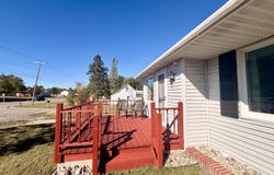 618 W Mcmillan Ave, Newberry, MI 49868